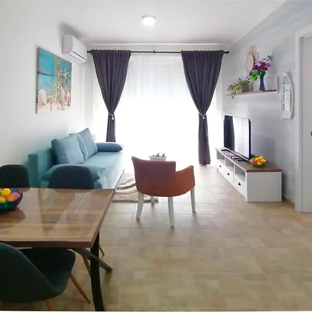Kristi Lux New 1-Bedroom Apartment With Pool, Balcony And Free Parking Veliko Gradiste Exterior photo