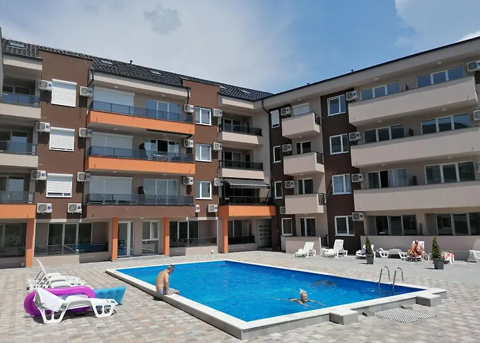 Kristi Lux New 1-Bedroom Apartment With Pool, Balcony And Free Parking