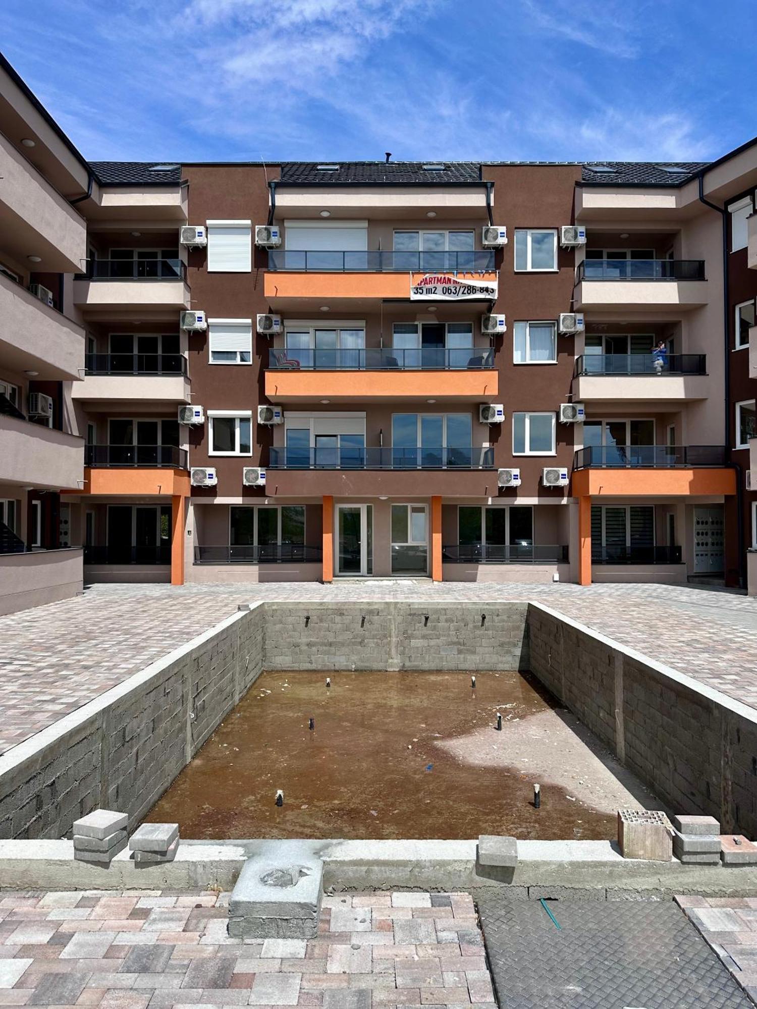 Apartment Kristi Lux New 1-bedroom With Pool, Balcony And Free Parking