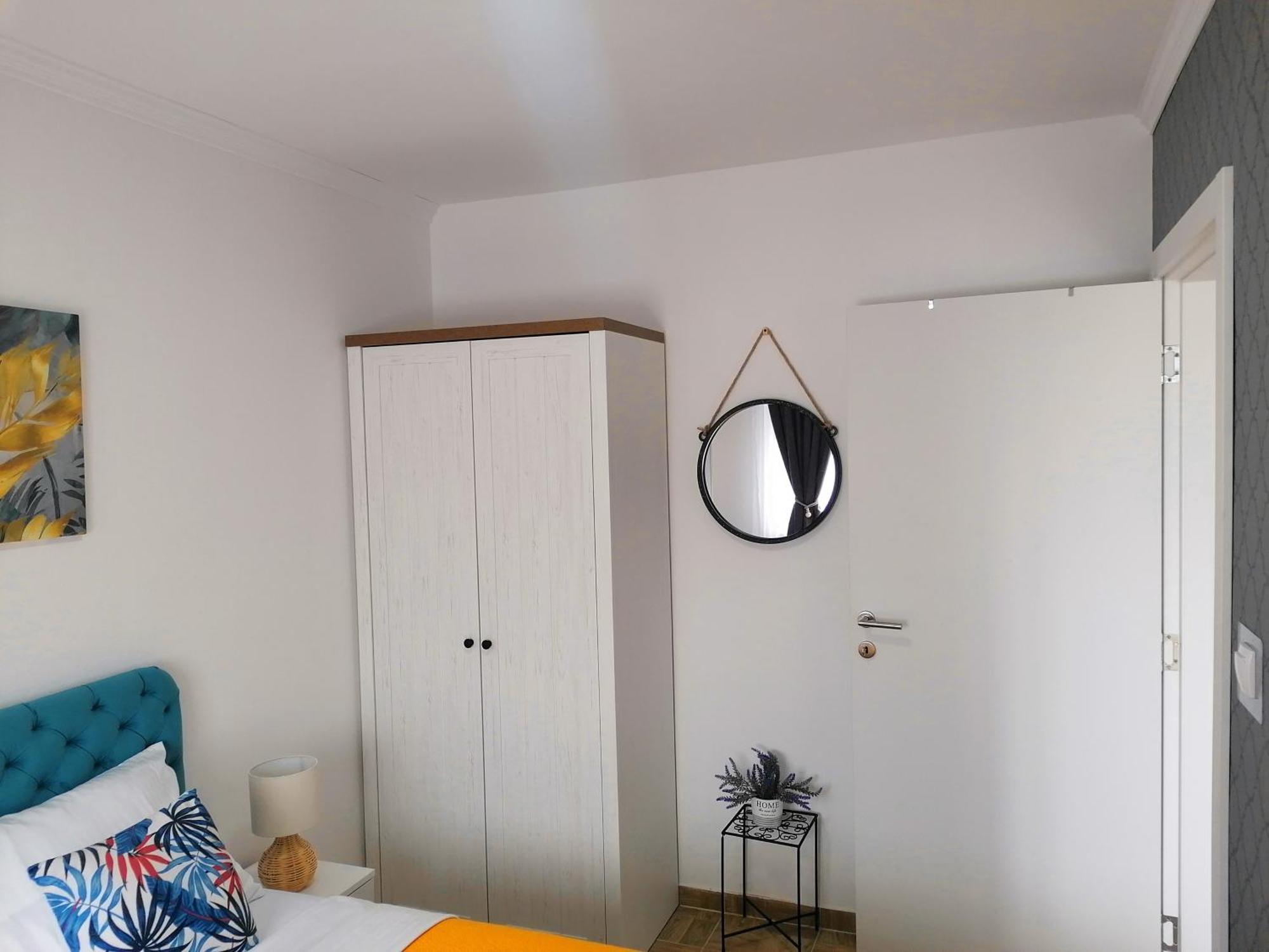Kristi Lux New 1-bedroom With Pool, Balcony And Free Parking Apartment *