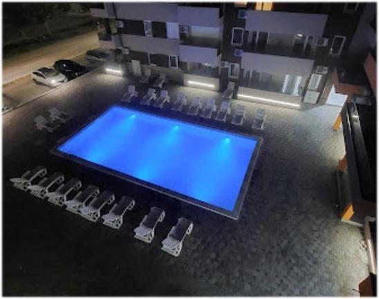 Kristi Lux New 1-bedroom With Pool, Balcony And Free Parking Apartment